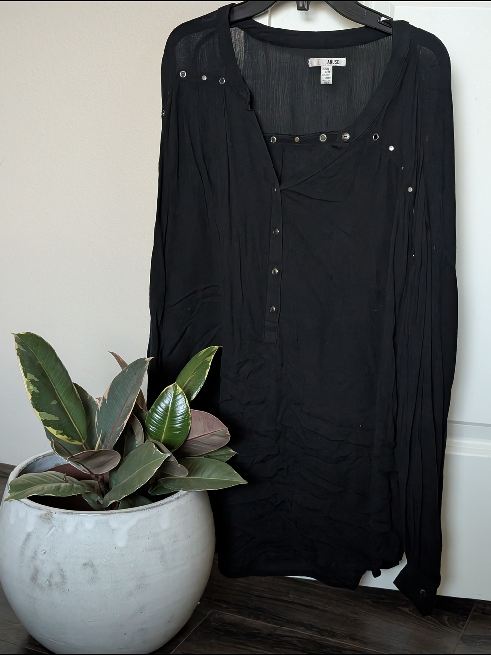 Amuse Society Black Lightweight Long Sleeve Top
